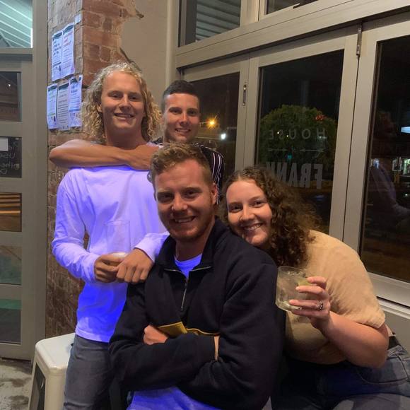 Meet your Posher, Ava - Picture 1 of 1